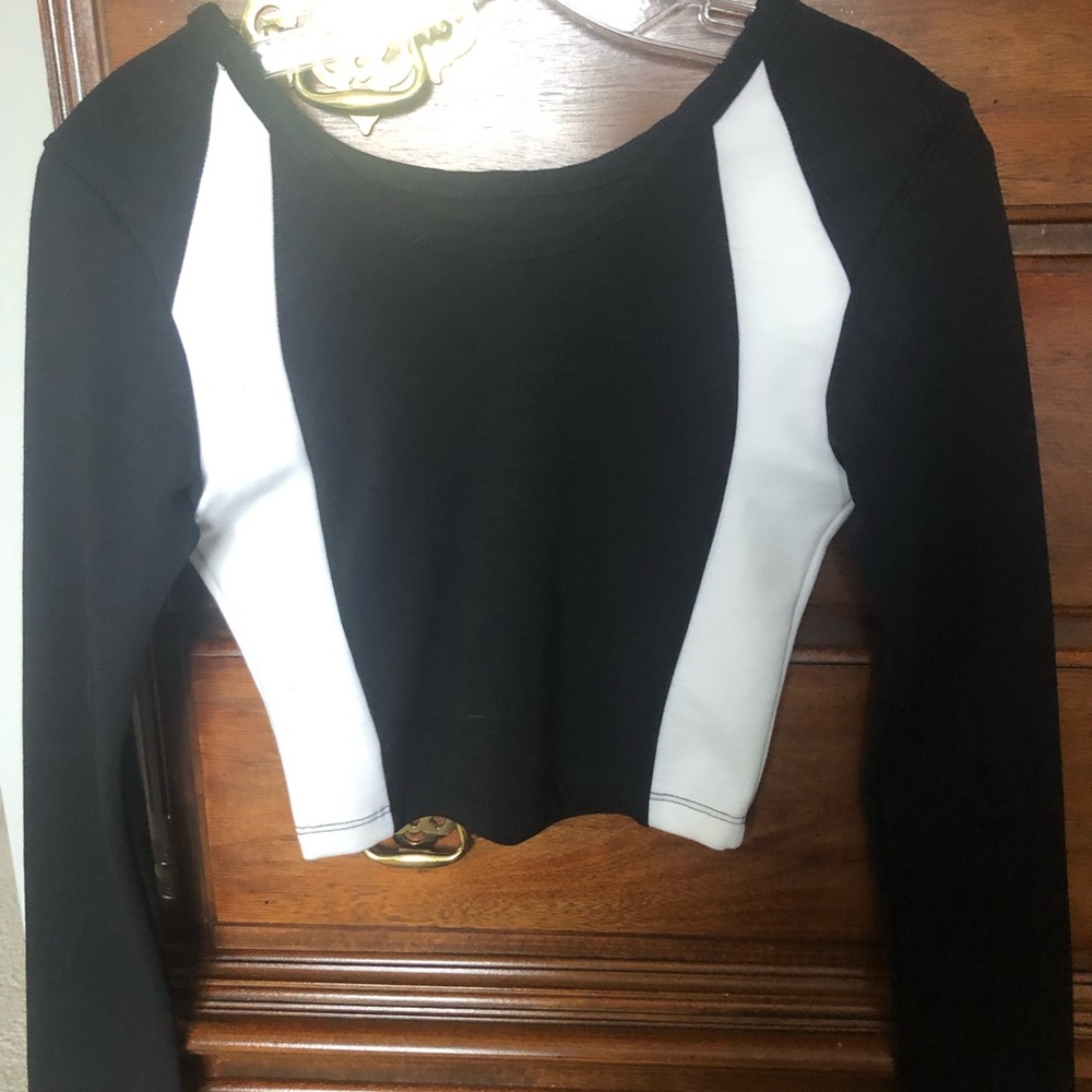 Fitted Black and White Crop Top- Long Sleeve